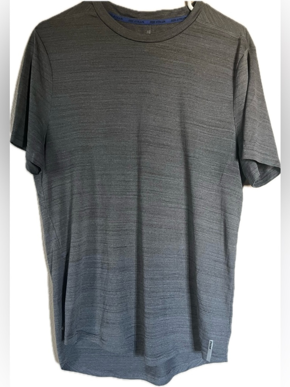 RBX X-Train Heathered Dark Gray Short Sleeve X-Dry Crew Tee. Mens size Large.